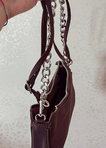 Bershka Zincir Detaylı Kahverengi Kumaş Kadın Çanta - Görsel 3