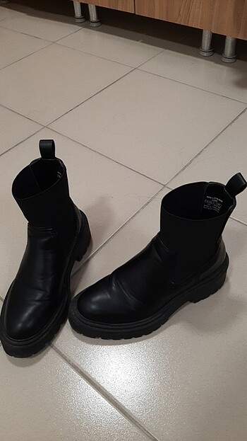 37 Beden siyah Renk Stradivarius Bot (37)