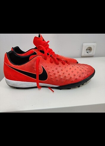 Nike magista 2 kez giyildi