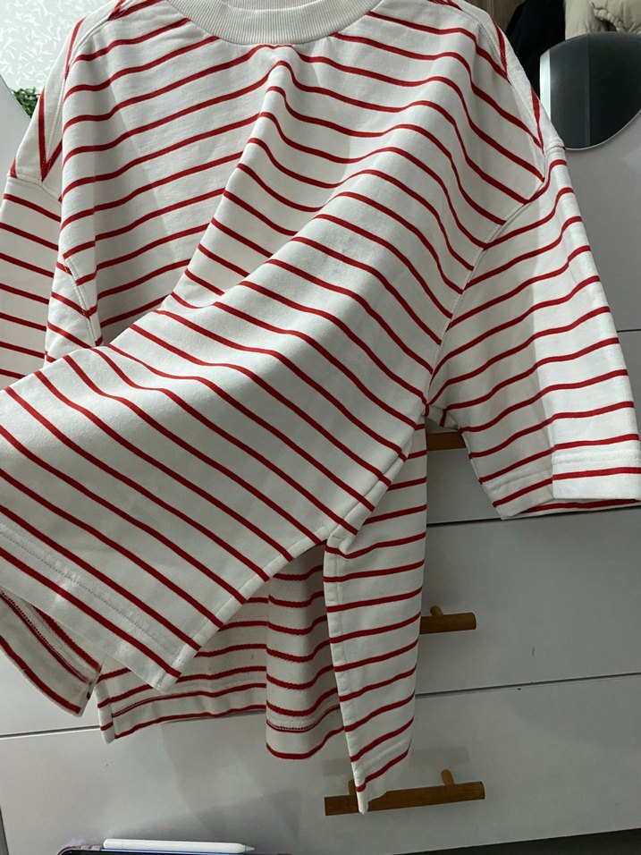 Beyaz Kırmızı Çizgili Salaş Kadın Tişört - Görsel 2