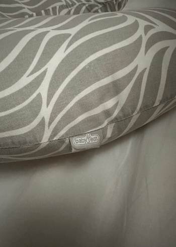 Gri Zebra Desenli Emzirme ve Hamile Yastığı - Görsel 4