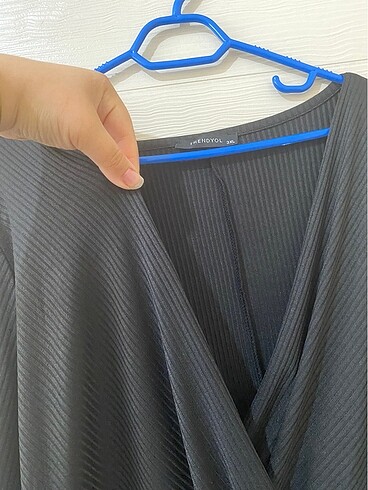 46 Beden Siyah dokuma Trendyol 3 Xl elbise