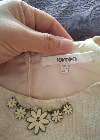 Piliseli Beyaz elbise - Görsel 3