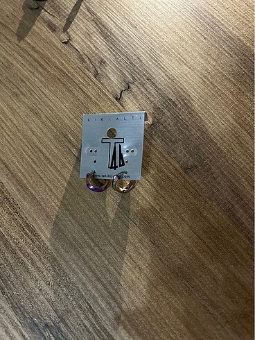 küpe.