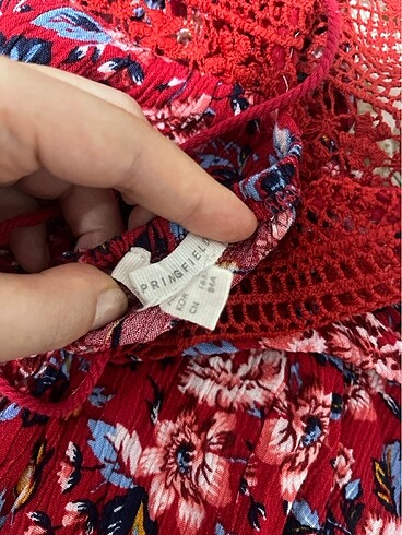 36 Beden kırmızı Renk Oyalı çiçekli tshirt