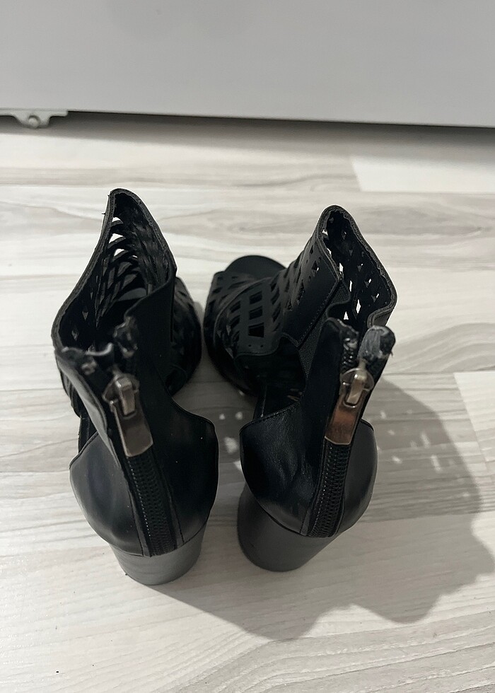 Topuklu ayakkabı - Görsel 3