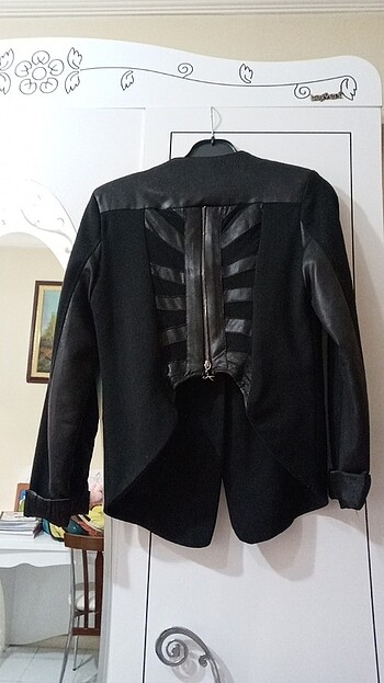Diğer Siyah arkası fermuar tül detaylı ceket 