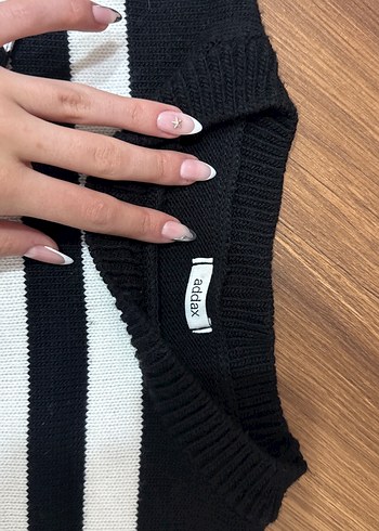 Kadın Siyah Beyaz Çizgili Triko Kazak oversize - Görsel 2