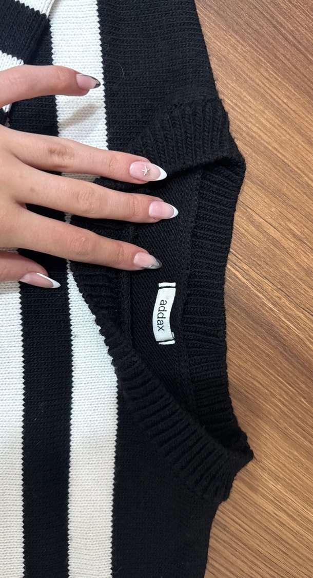 Kadın Siyah Beyaz Çizgili Triko Kazak oversize - Görsel 2