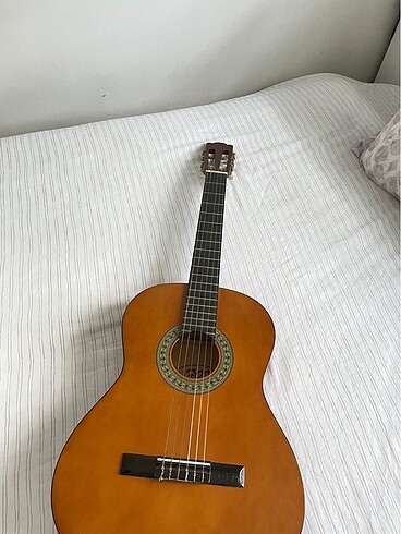 Gitar kullanılır durumda