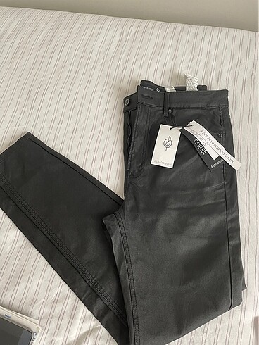 Stradivarius Deri görünümlü pantolon