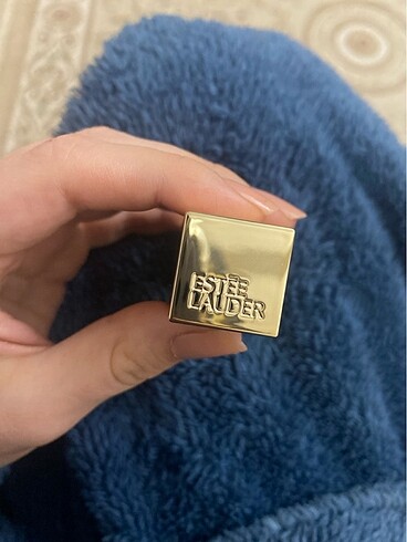 Estee Lauder kırmızı ruj