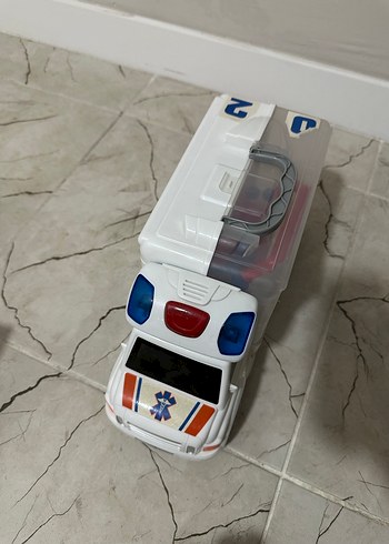Beden Beyaz Ambulans Oyuncak Araba