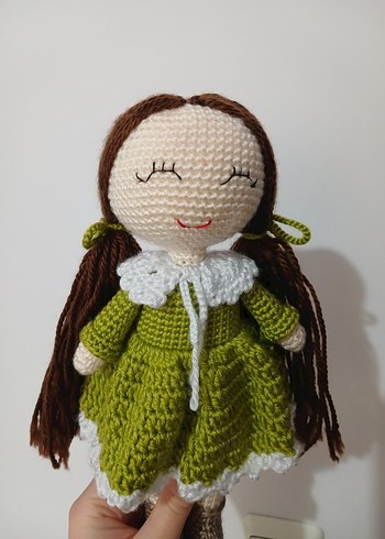 Örgü yeşil elbiseli oyuncak bebek - Görsel 8