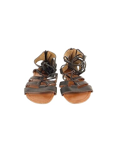 39 Beden PreLoved Sandalet %70 İndirimli.