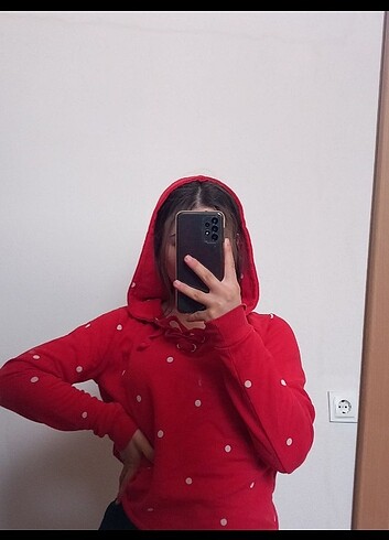 Şapkalı puanteyli sweatshirt 