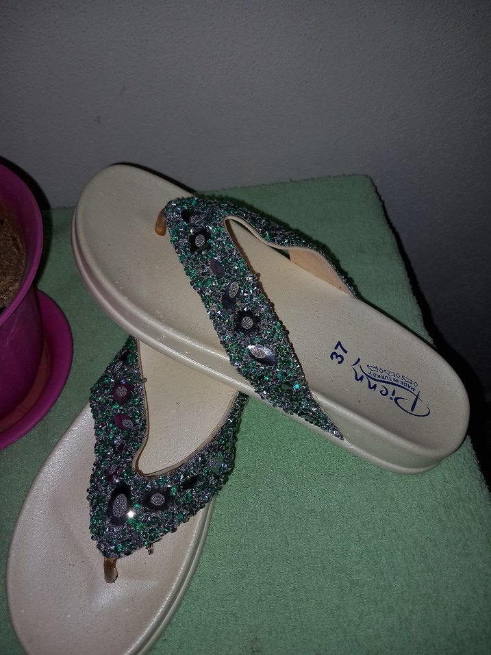 Yeşil Boncuklu Kadın Dolgu Topuk Terlik - Görsel 3