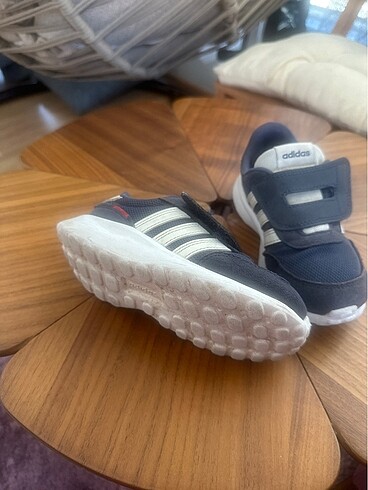26 Beden Adidas çocuk spor ayakkabı