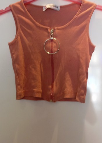 Fermuarlı Crop atlet, Minimalist Stil