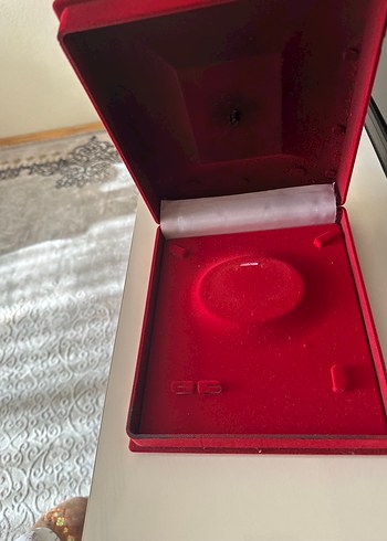 Klasik Kırmızı Kadın takı kutusu - Görsel 3