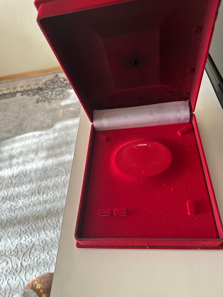 Klasik Kırmızı Kadın takı kutusu - Görsel 3