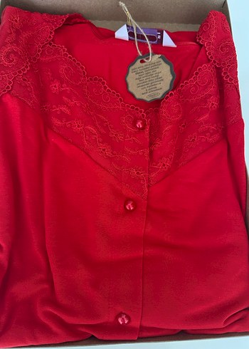 Kırmızı dantel pijama takımı - Görsel 2