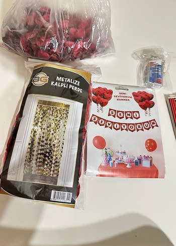 Metalize Kalpli Perde Kırmızı Parti Süsleri - Görsel 5