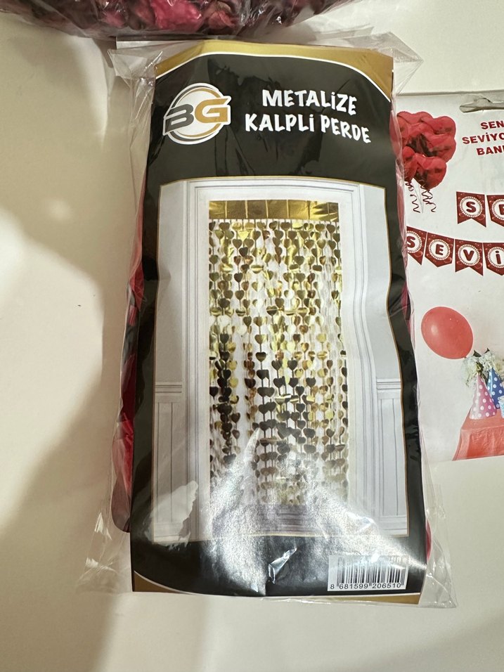 Metalize Kalpli Perde Kırmızı Parti Süsleri - Görsel 4