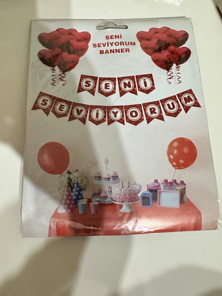 Metalize Kalpli Perde Kırmızı Parti Süsleri - Görsel 2