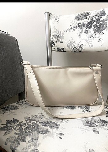 Trendyol & Milla Bej Deri Tokalı Minimalist Kadın Çantası