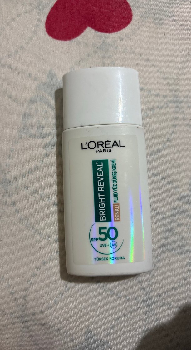 L'Oréal SPF 50 Yüz İçin Günlük Işıltılı Güneş Koruyucu - Görsel 2
