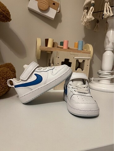 21 Beden beyaz Renk Nike ayakkabı