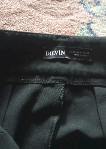 Dilvin Kadın Siyah Pilili Kumaş Pantolon