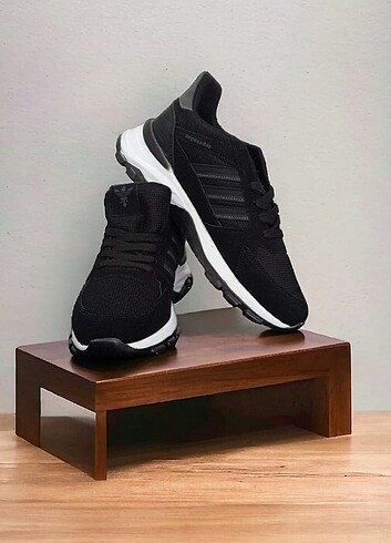Adidas spor ayakkabı