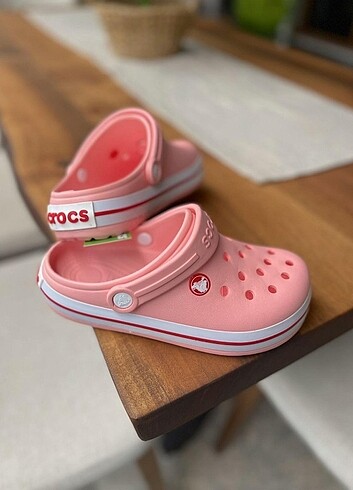 Somon renkli crocs terlik 