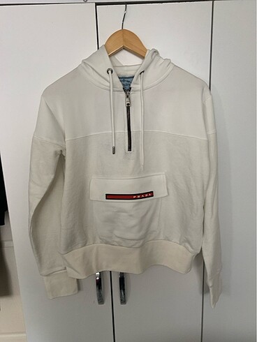 Beyaz sweatshirt