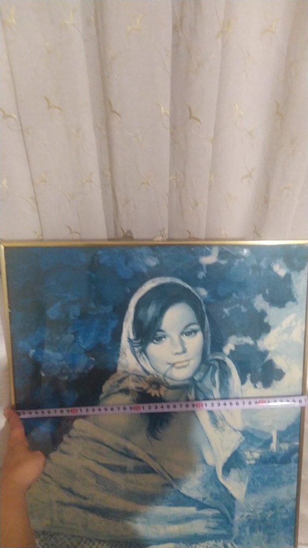 Karanlık Mavi Tonlarda Kadın Portresi cam tablo - Görsel 5