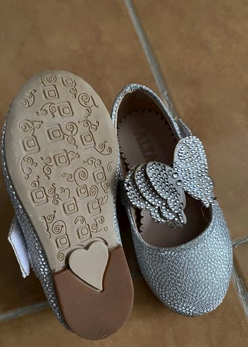 Kız Çocuk Gri Payetli Kelebekli Babet - Görsel 4