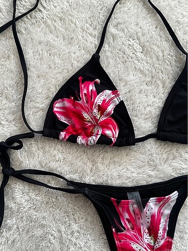 xs Beden Çiçekli Siyah Bikini