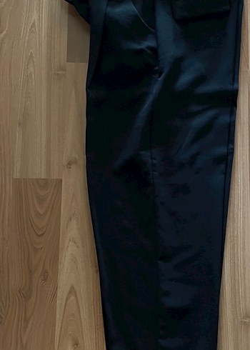 Zara Kadın Siyah Kumaş Pantolon Midi Boy