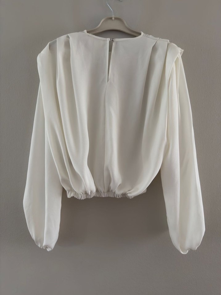 Kadın Beyaz Piliseli Uzun Kollu  Bluz - Görsel 3