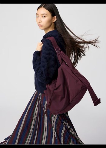 UNIQLO SOFT PUFFY SHOULDER BAG BORDO