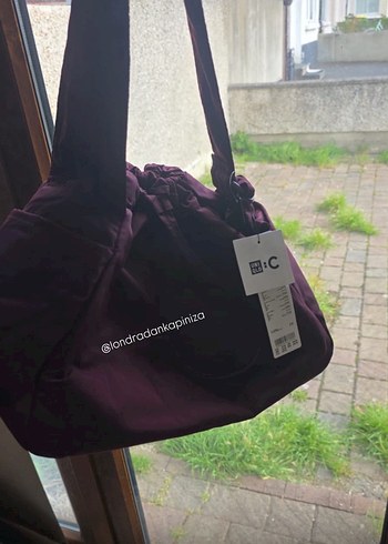 Uniqlo UNIQLO SOFT PUFFY SHOULDER BAG BORDO