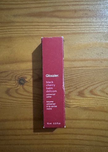 Glossier Black Cherry Lip Balm - Görsel 3