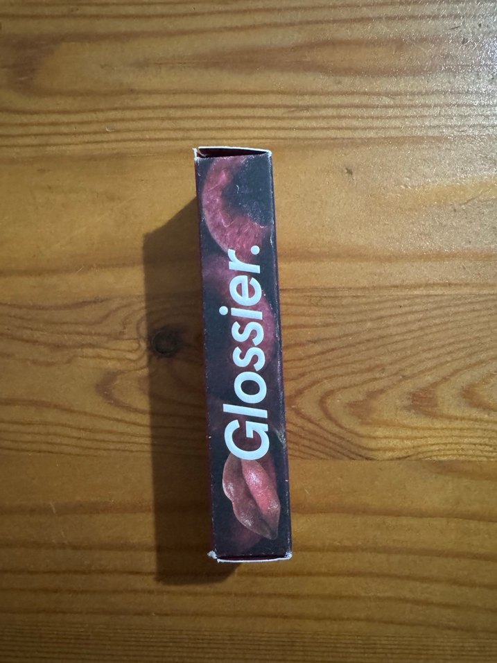 Glossier Black Cherry Lip Balm - Görsel 4