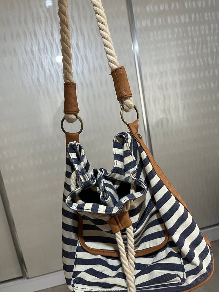 Püsküllü Lacivert Zebra Desenli Kadın Çanta - Görsel 2