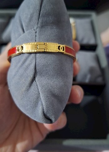 Altın Renkli Tokalı Kadın Bileklik çelik kelepçe - Görsel 2