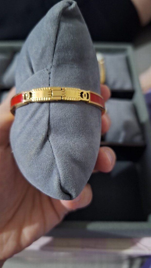 Altın Renkli Tokalı Kadın Bileklik çelik kelepçe - Görsel 2