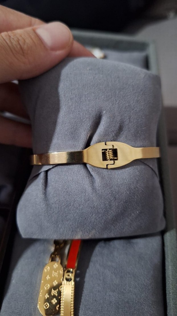 Altın Renkli Klasik Tokalı Bileklik - Görsel 2