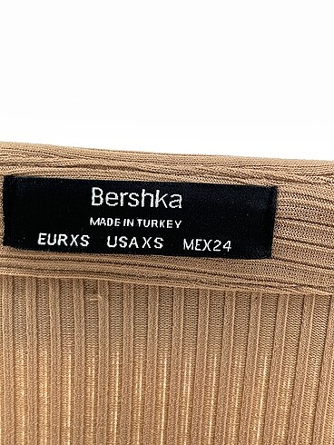 xs Beden çeşitli Renk Bershka Bluz %70 İndirimli.